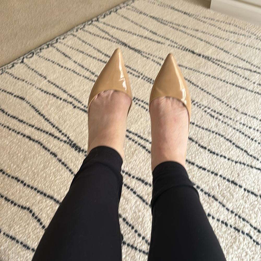 Beige patent size 39 pointy toe jimmy chip heels